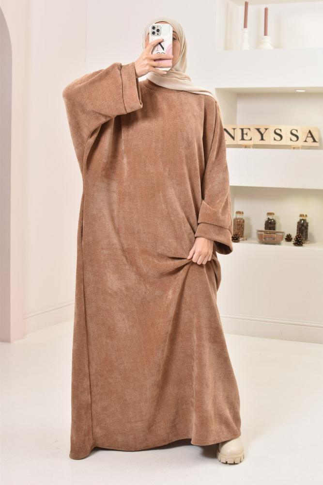 CHAHLA oversized velvet abaya