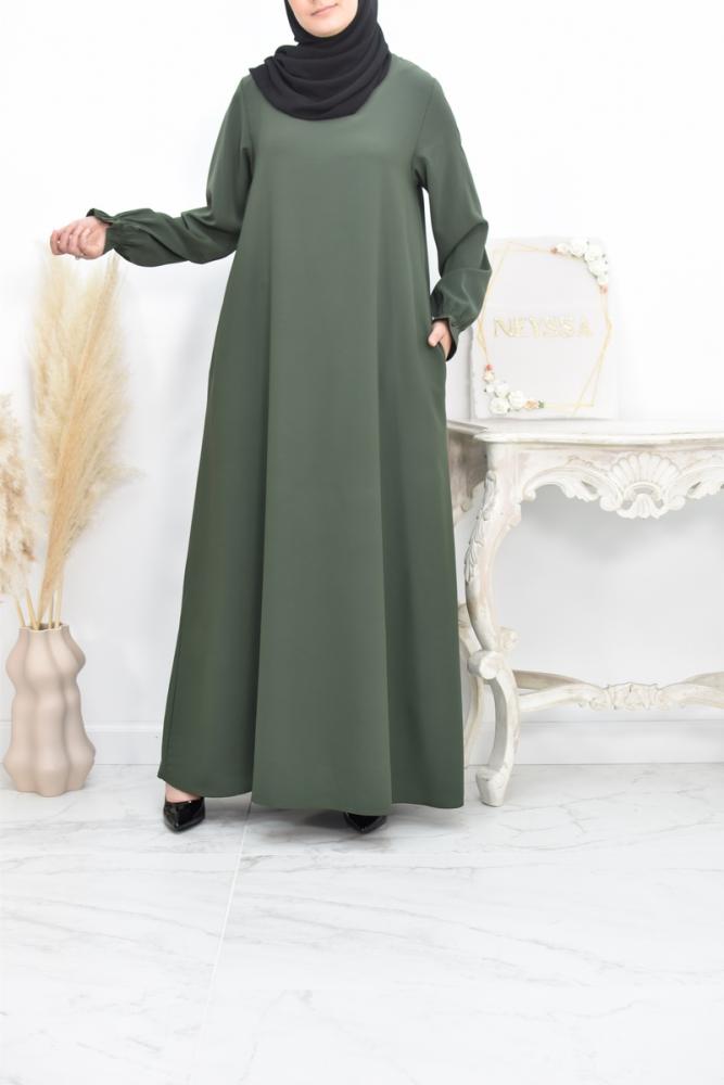 Abaya longue fluide manche frou frou parfaite pour le quotidien de la femme musulamane