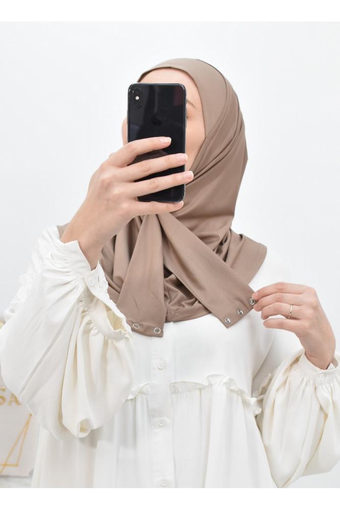 Sturmhaube unter Hijab